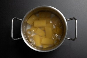 Preparazione Paccheri soffiati ripieni - Fase 2