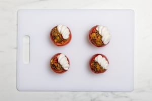 Preparazione Pomodori ripieni freddi - Fase 6