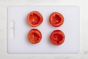 Preparazione Pomodori ripieni freddi - Fase 3