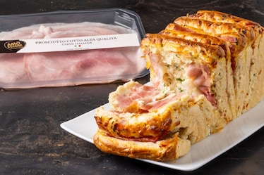 Pull apart bread prosciutto e formaggio