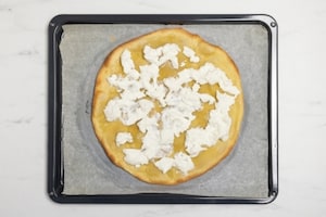 Preparazione Schiacciata croccante senza lievito - Fase 4