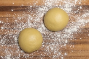 Preparazione Schiacciata croccante senza lievito - Fase 2