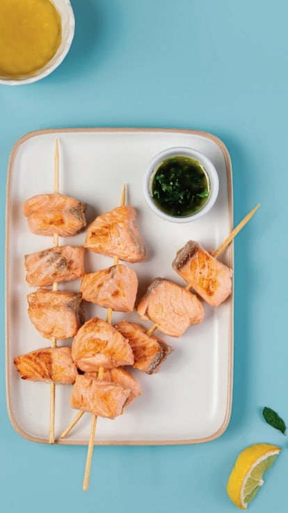 Spiedini di salmone con salsa verde