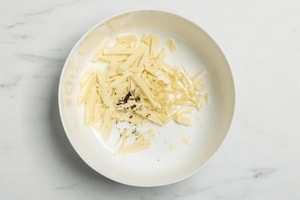 Preparazione Torta di savoiardi alle fragole - Fase 1