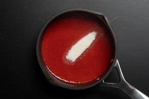 Preparazione Torta di savoiardi alle fragole - Fase 4