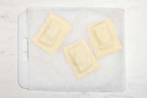 Preparazione Waffle di sfoglia ripieni di gorgonzola - Fase 2