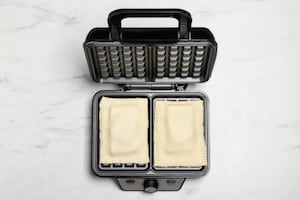 Preparazione Waffle di sfoglia ripieni di gorgonzola - Fase 2