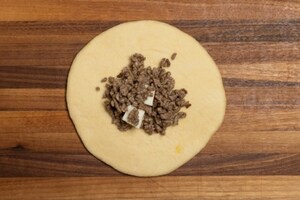 Preparazione Cheeseburger bombs - Fase 6