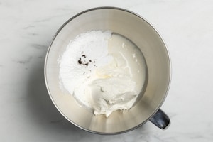 Preparazione Cheesecake con millefoglie e lamponi - Fase 1