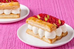 Preparazione Cheesecake con millefoglie e lamponi - Fase 4