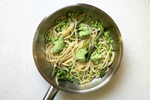 Preparazione Pasta agli asparagi e burro all'aglio orsino - Fase 3