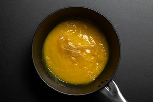 Preparazione Torta estiva al mango con savoiardi - Fase 2