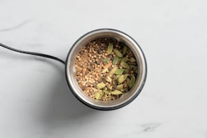 Preparazione Garam masala - Fase 2