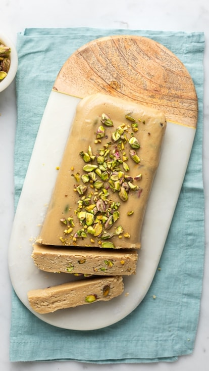 L'halva, il dolce mediorientale con tahina e pistacchi che dovete provare