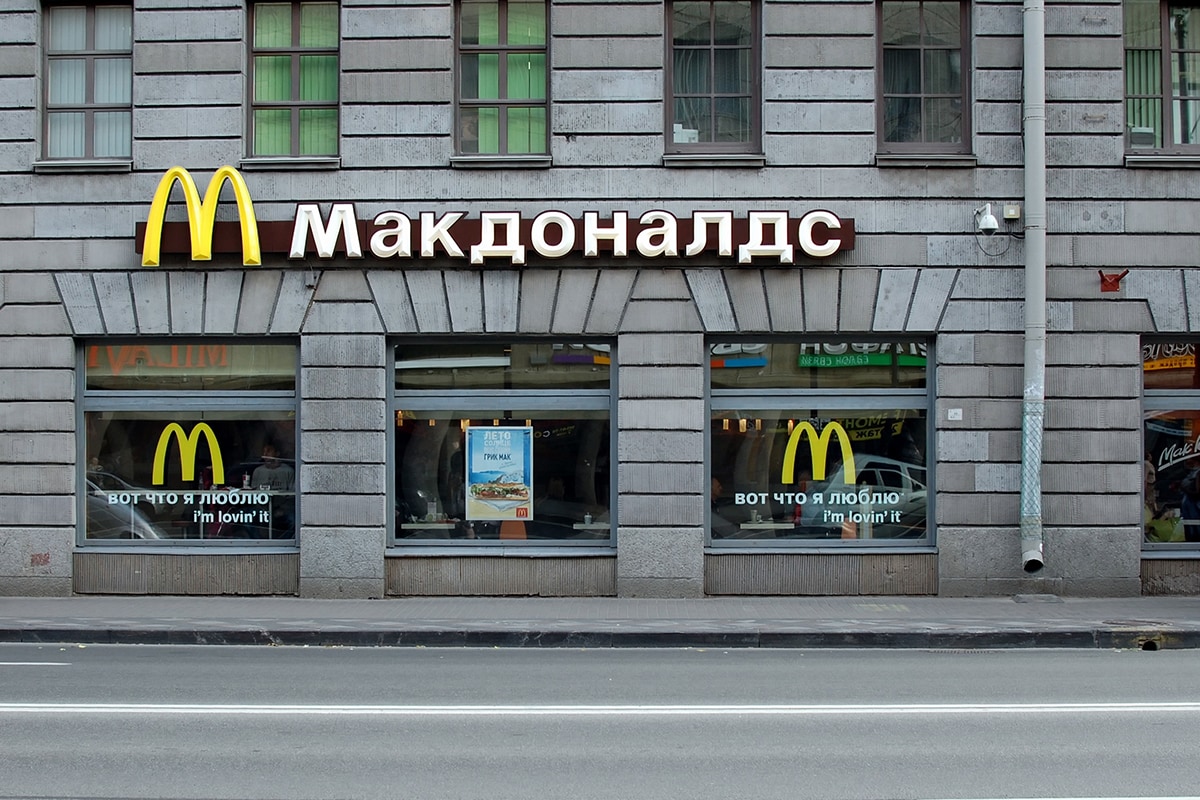 McDonald's se ne va dalla Russia: fine di un’era iniziata col crollo del Muro di Berlino