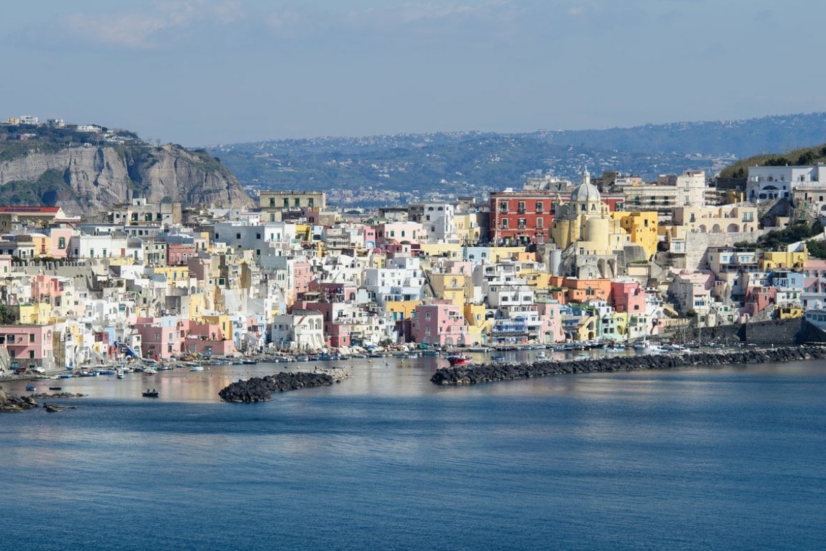 Procida: cosa vedere e cosa mangiare in un’isola da cartolina