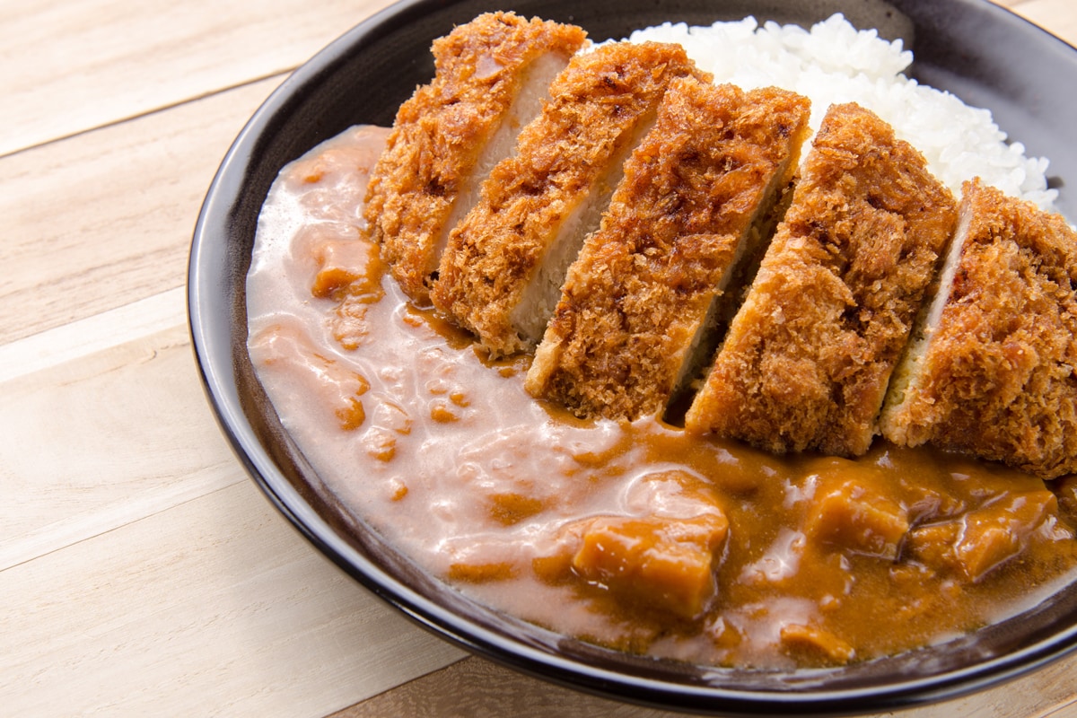 Che cos'è, come si prepara e perché fa impazzire i social: 5 risposte sul Katsu Curry