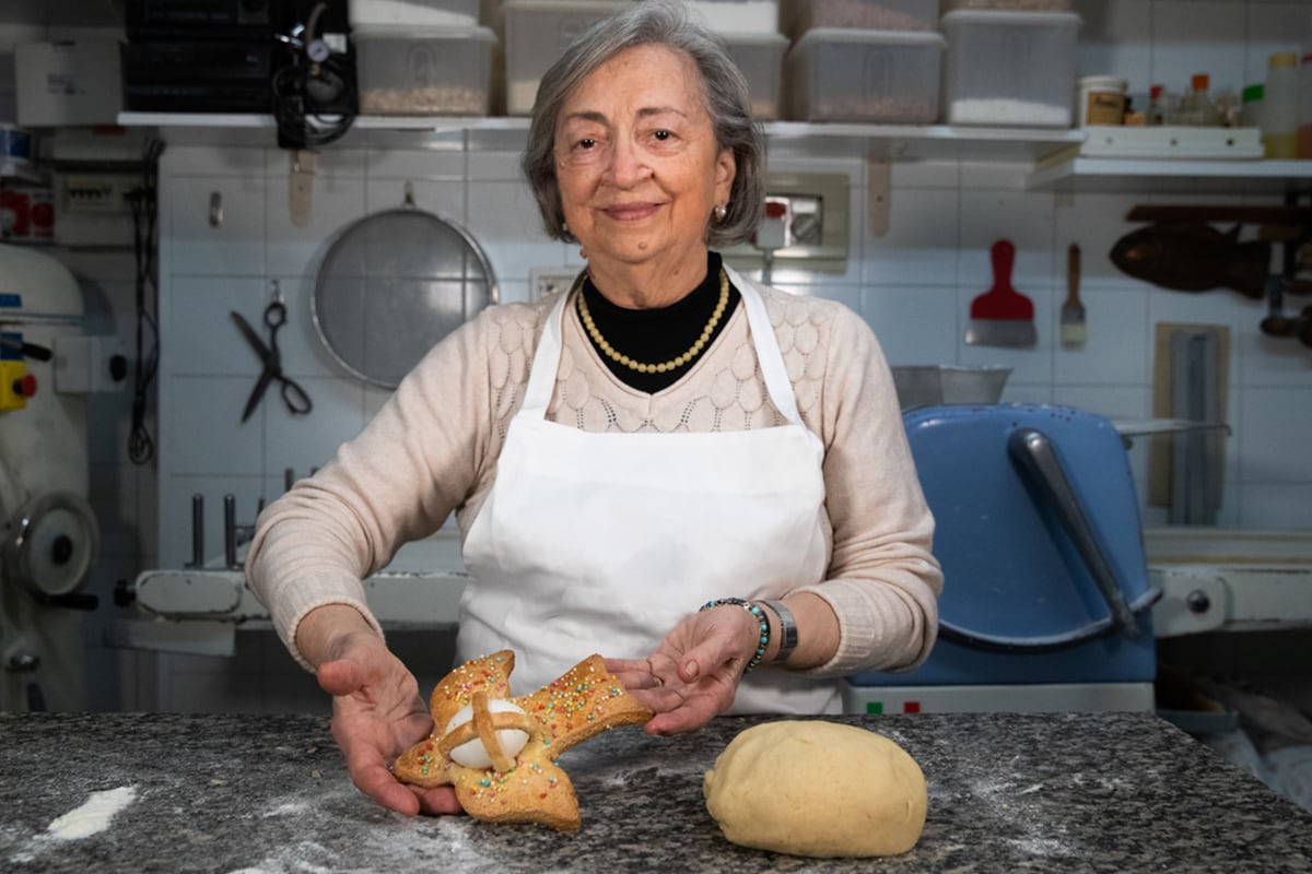 Cos'è la Scarcella? Tutto su uno dei dolci pasquali pugliesi più amati