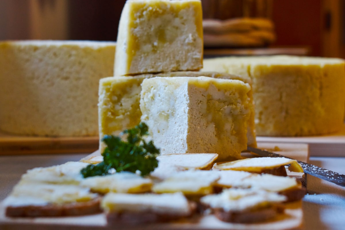 Graukäse, vi raccontiamo tutto sul formaggio più magro del mondo