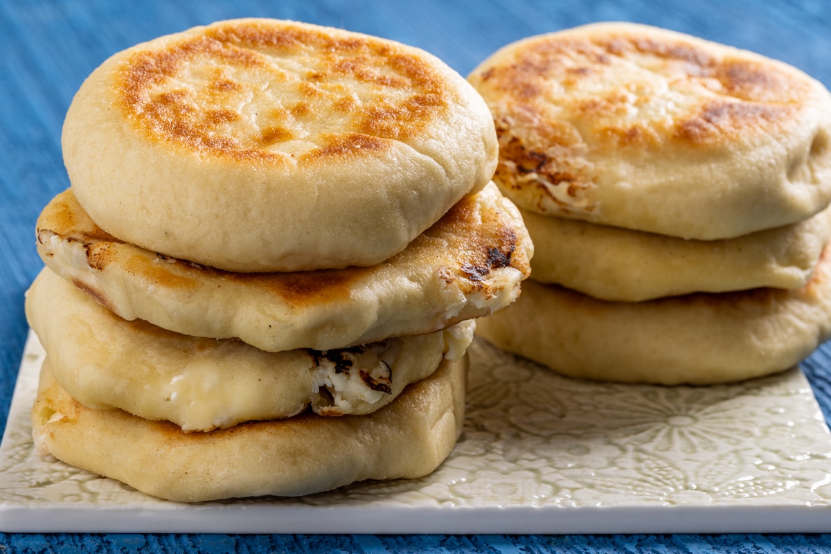 Cos’è il naan: cinque risposte su un cibo semplice e invitante, da gustare fino all’ultima briciola!