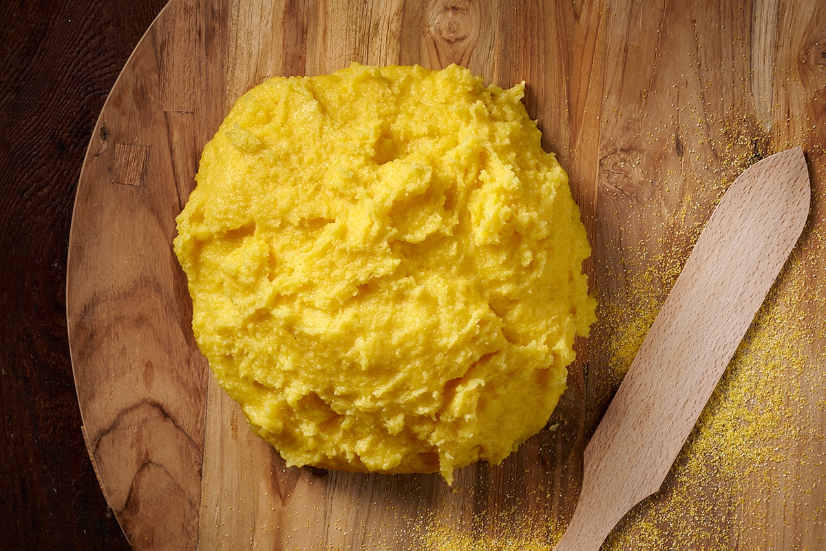 Tutti i segreti della polenta: come prepararla, ricette e idee anti-spreco