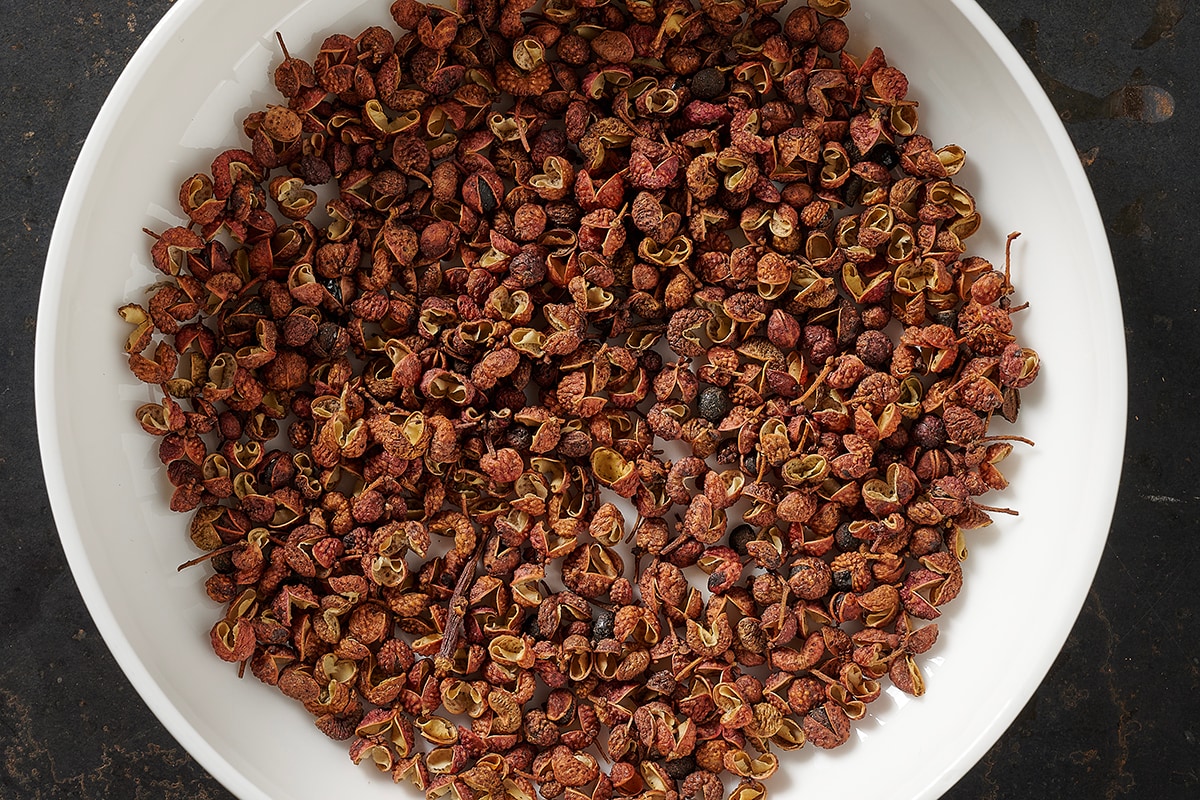 Pepe del Sichuan: cos’è, benefici e come usarlo in cucina