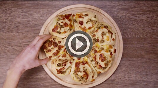 Guarda il video della Torta di rose salata