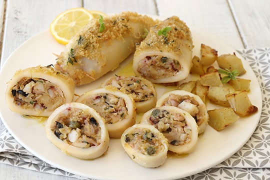 Guarda il video dei Calamari ripieni al forno con patate