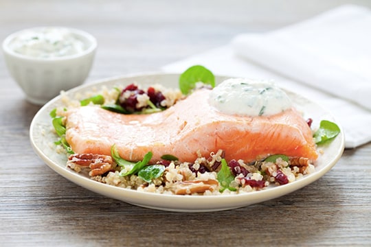 Guarda il video del Filetto di salmone con insalata di quinoa