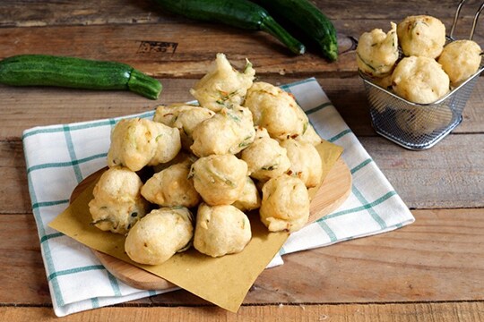Guarda il video delle Frittelle di zucchine