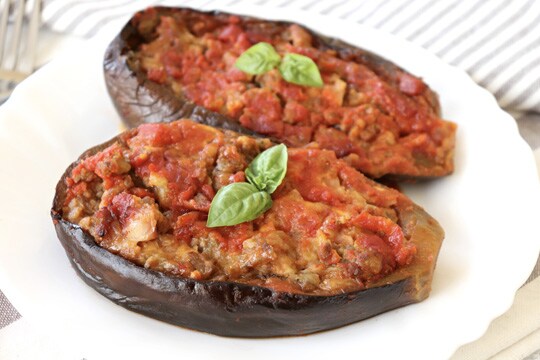 Guarda il video delle Melanzane ripiene di carne al sugo