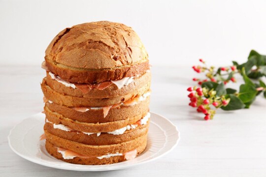 Guarda il video del Panettone farcito salato con marmellata di cipolle, formaggi e salmone