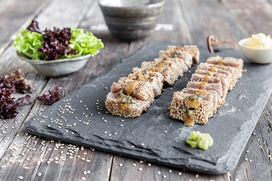 Guarda il video del Tonno tataki con miso e maionese al wasabi