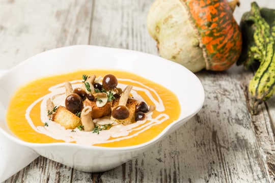 Guarda il video della TVellutata di zucca e patate con funghi