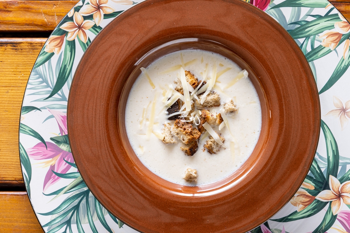 Zuppa di cipolle al latte ricetta