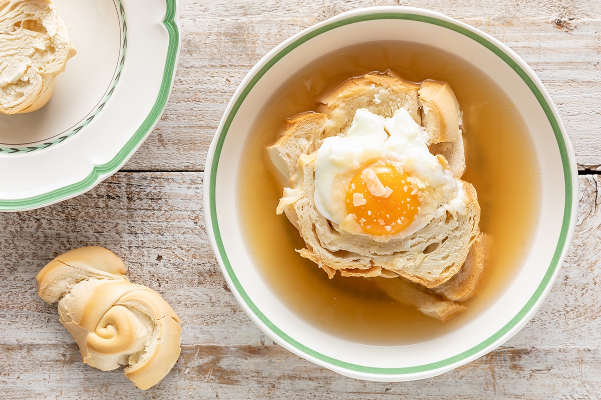 Zuppa alla pavese ricetta