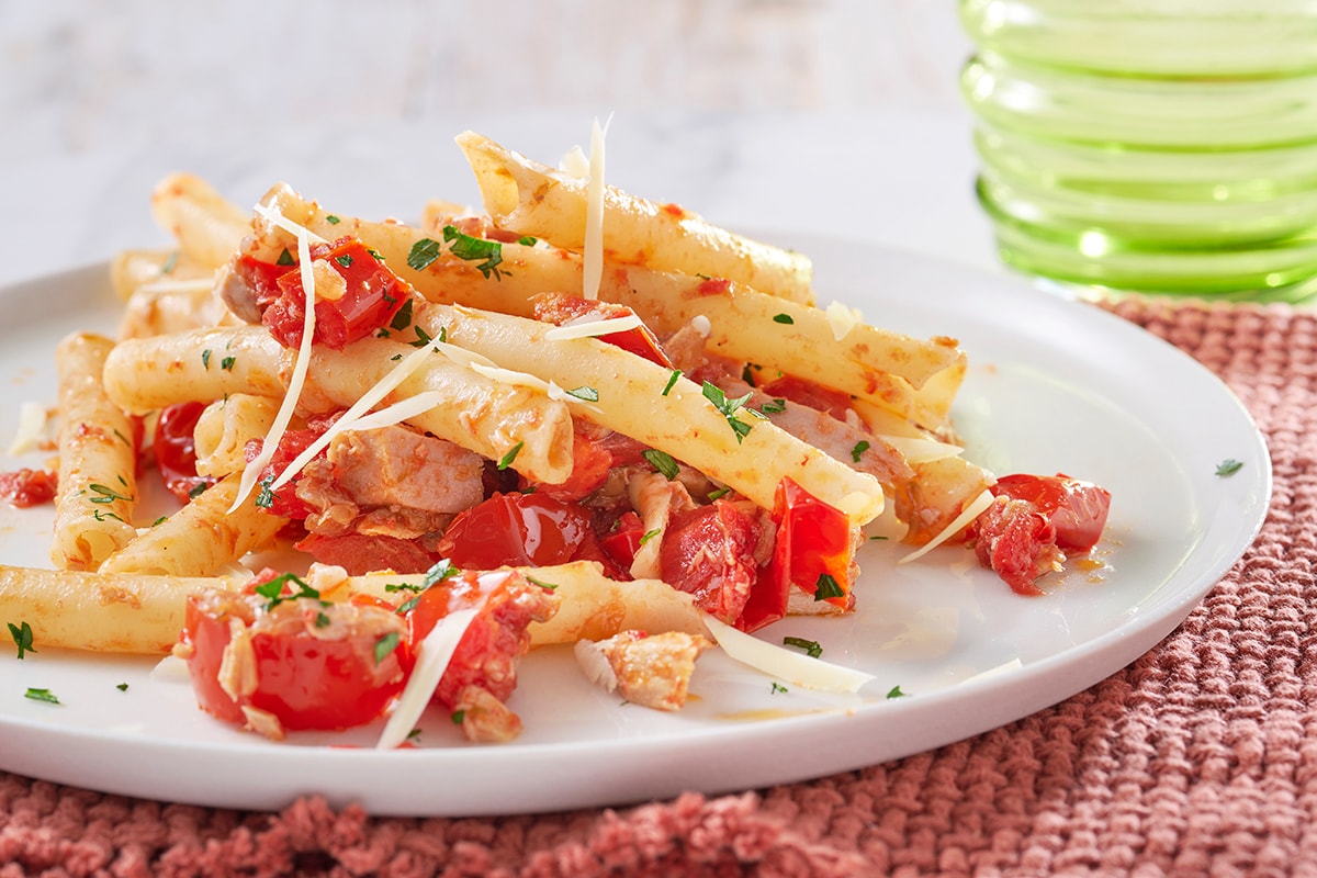 Ziti con tonno e acciughe ricetta