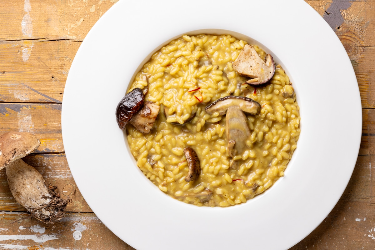 Risotto funghi porcini e zafferano ricetta