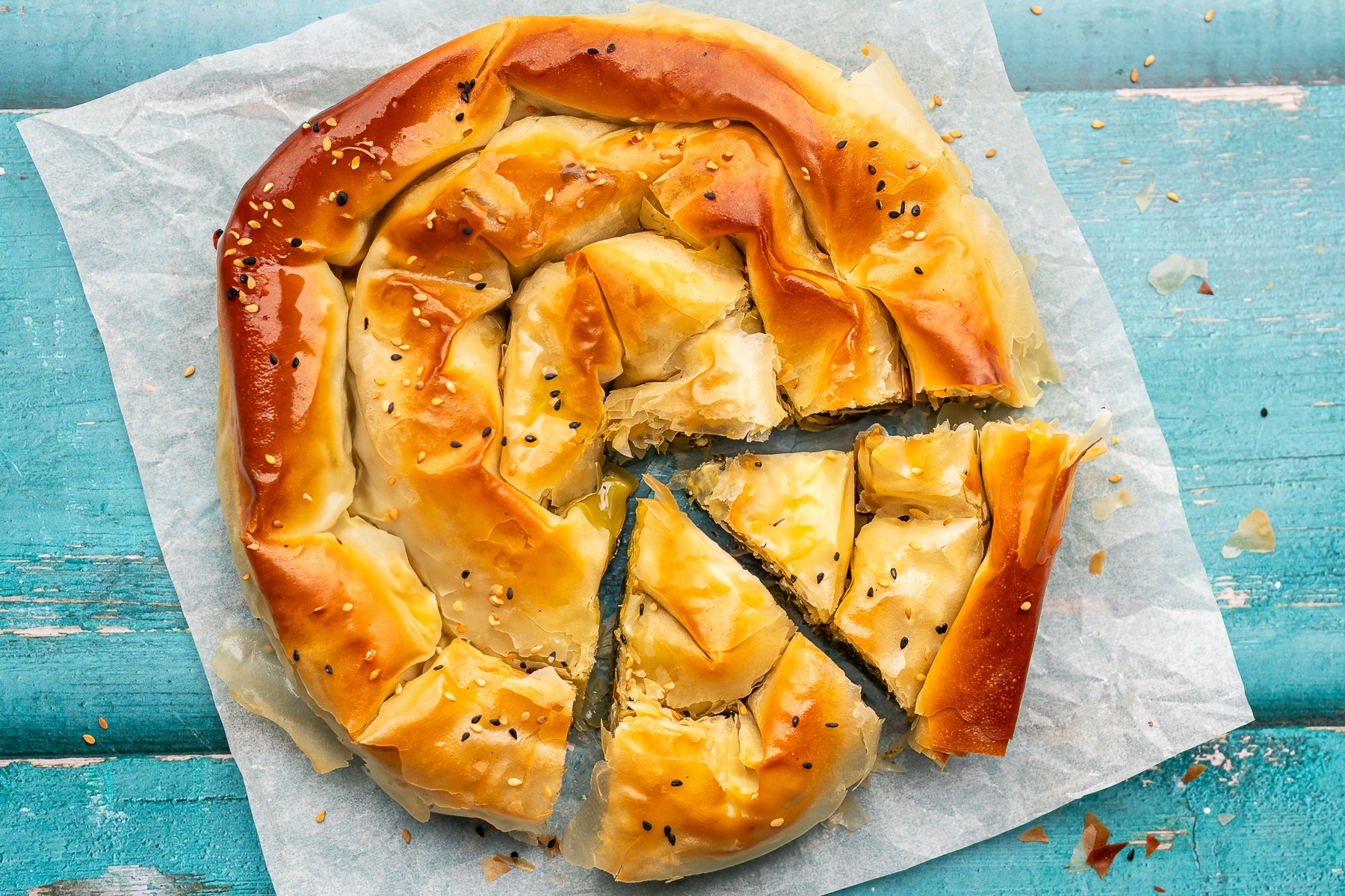Torta greca con spinaci e feta (Spanakopita) ricetta