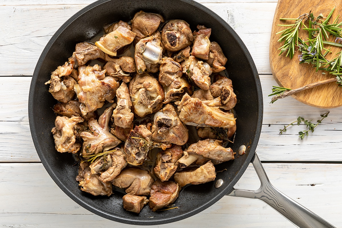 Agnello in padella ricetta