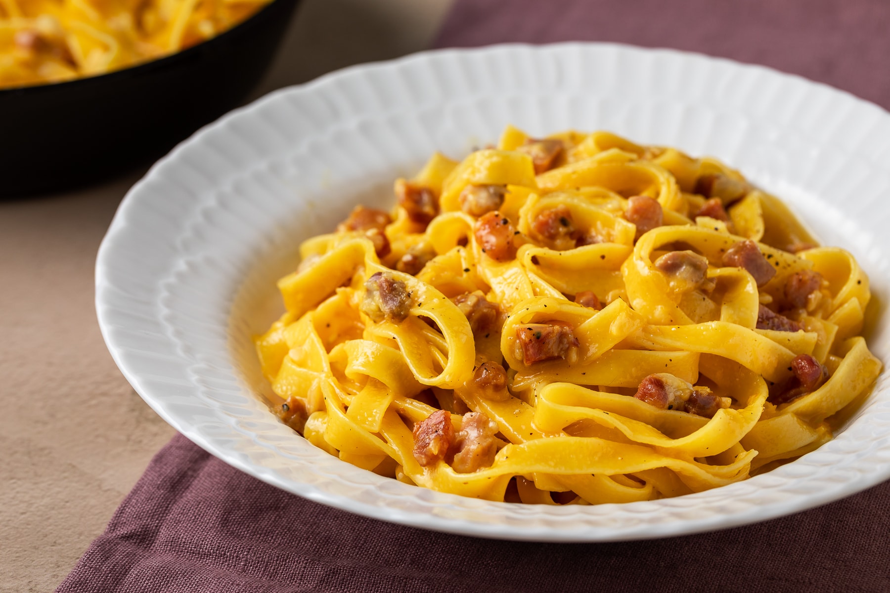 Fettuccine alla papalina ricetta