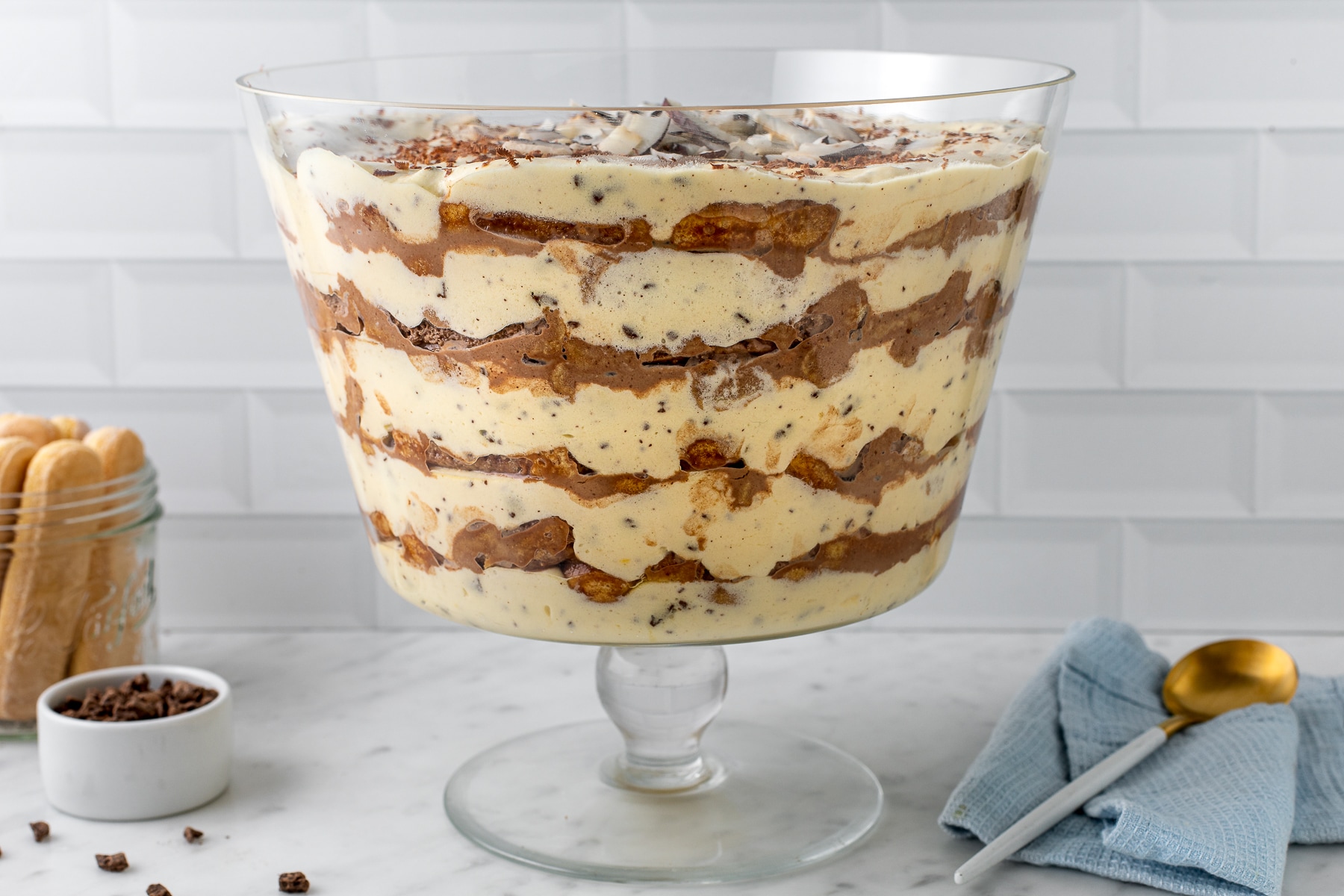 Tiramisù al cocco e cioccolato ricetta