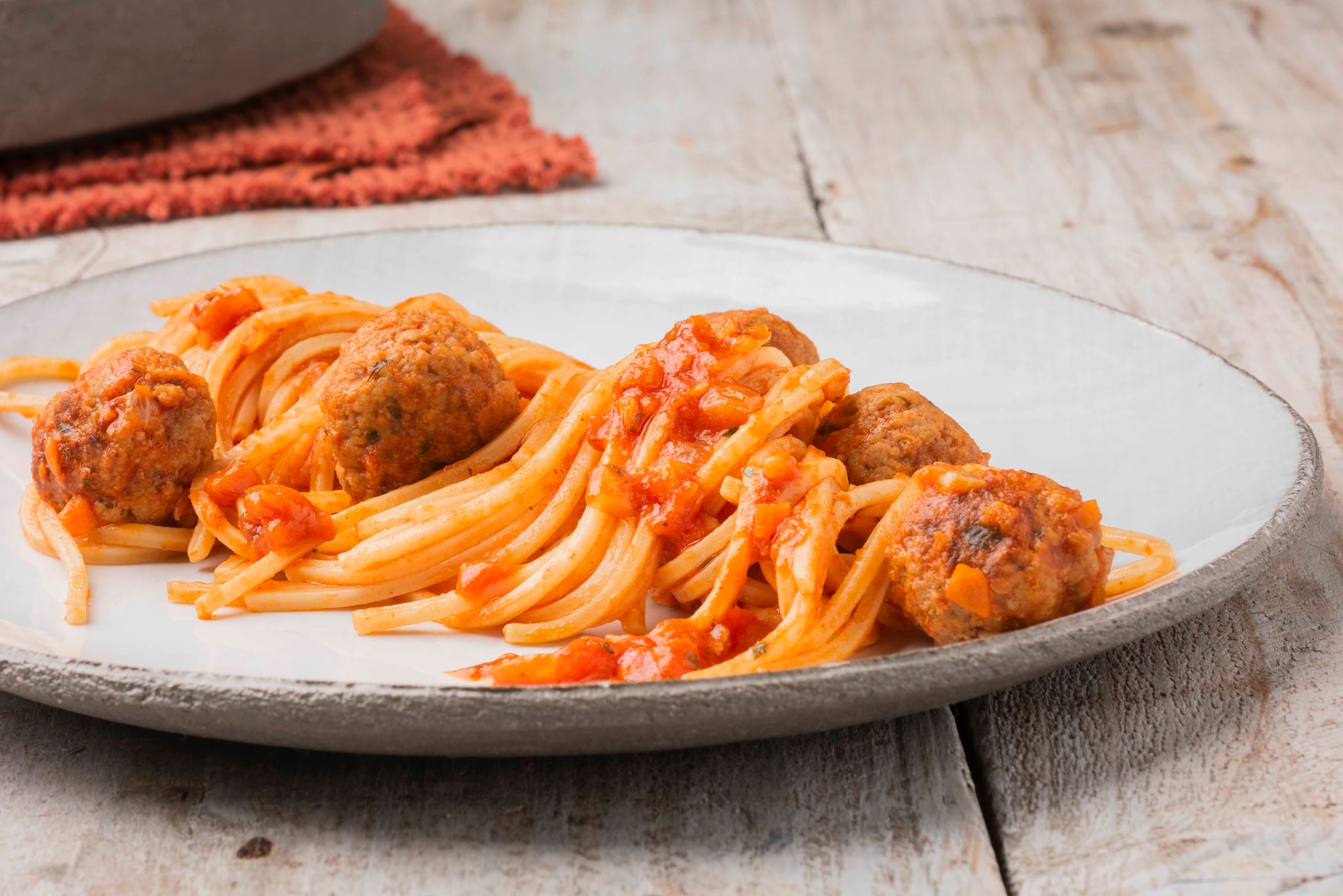 Pasta con le polpette ricetta