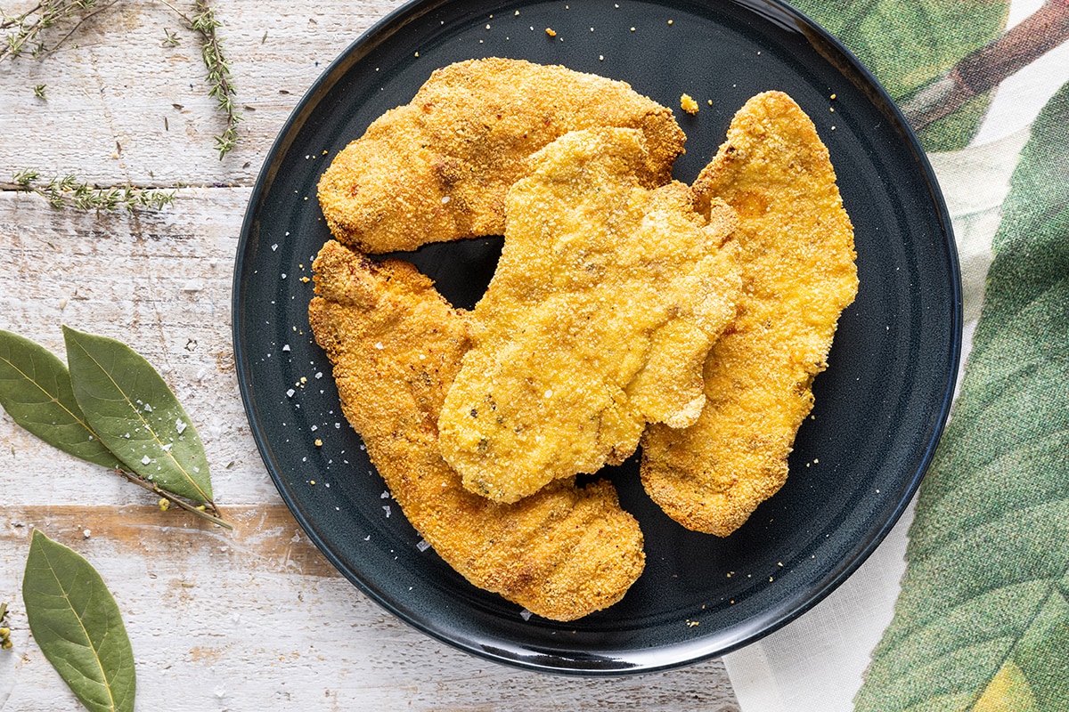 Cotolette di pollo con friggitrice ad aria ricetta Cotolette di pollo con friggitrice ad aria ricetta