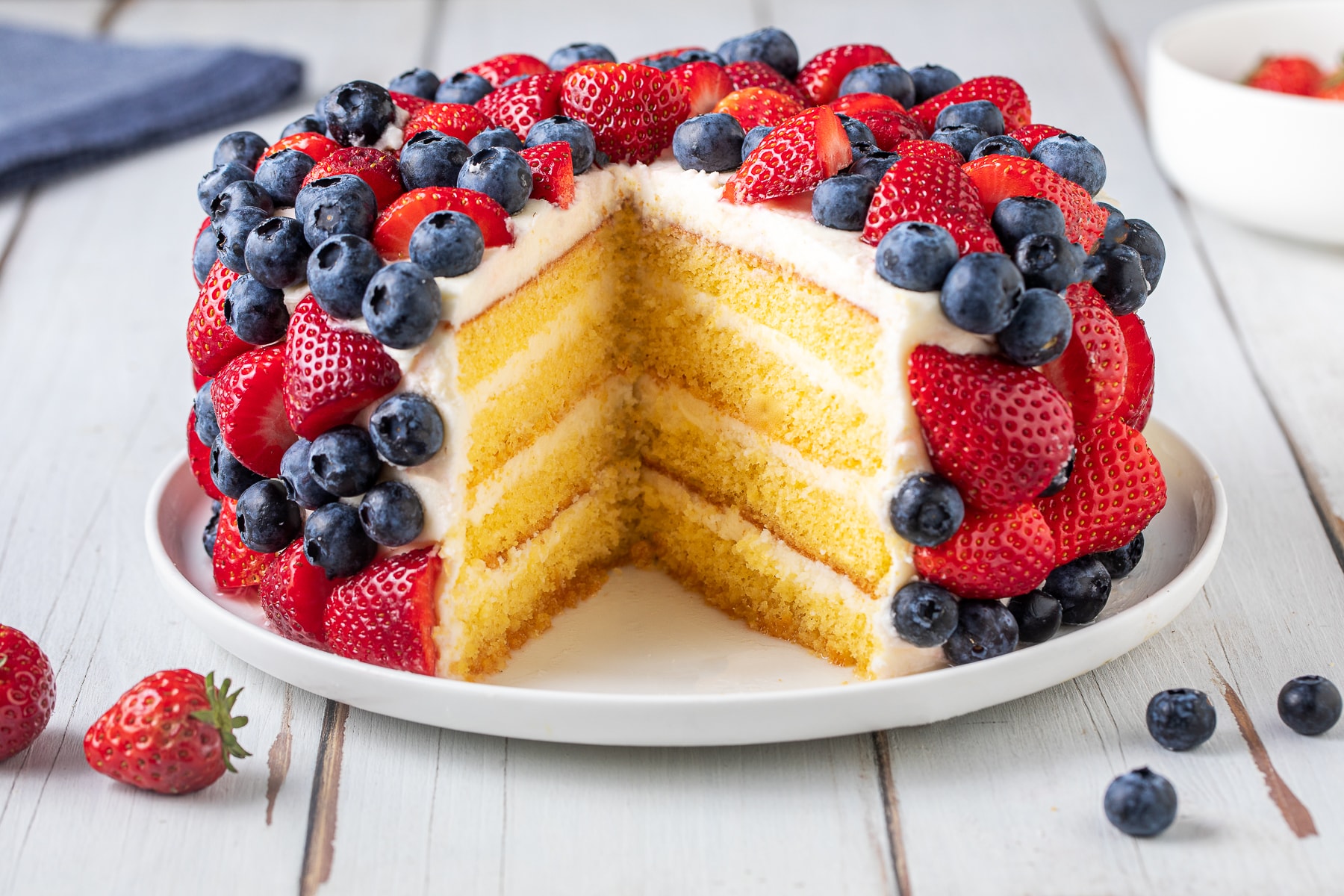 Torta scenografica con le fragole ricetta