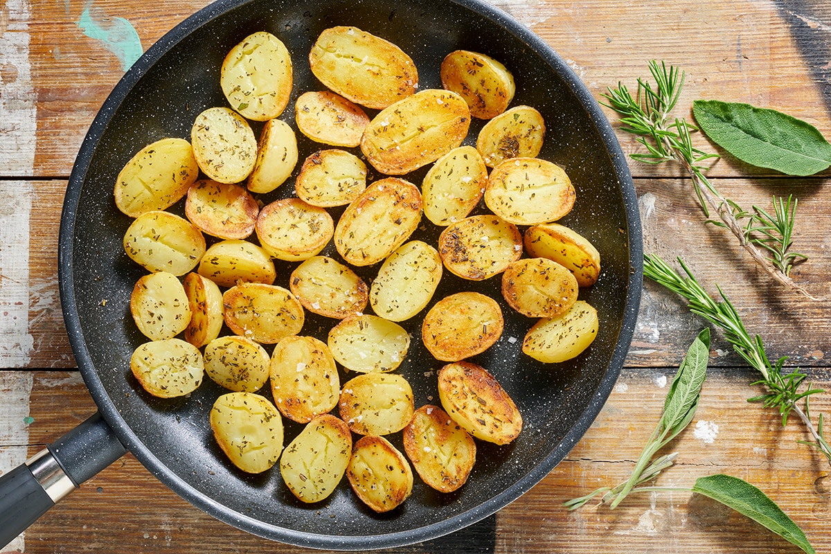 Patate novelle in padella ricetta