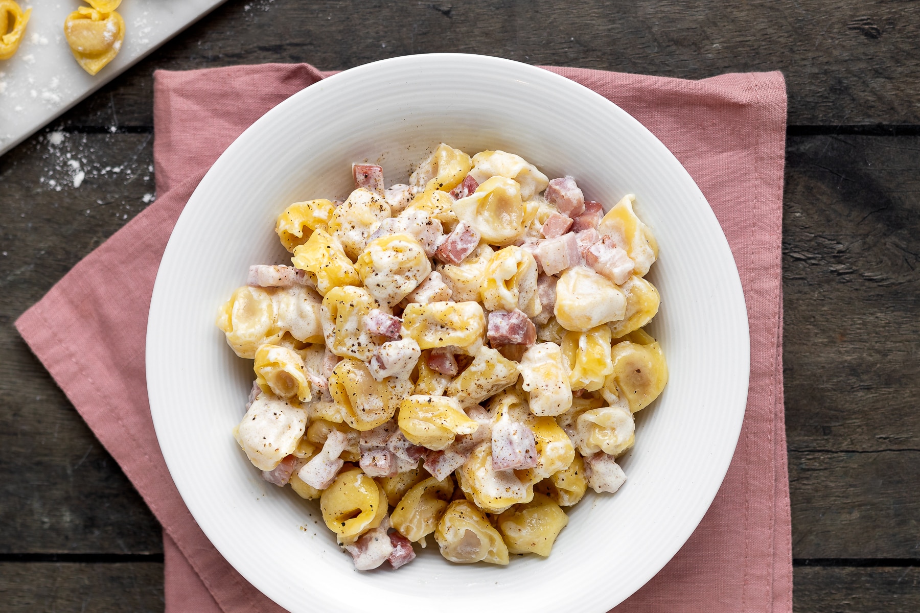 Tortellini panna e prosciutto ricetta