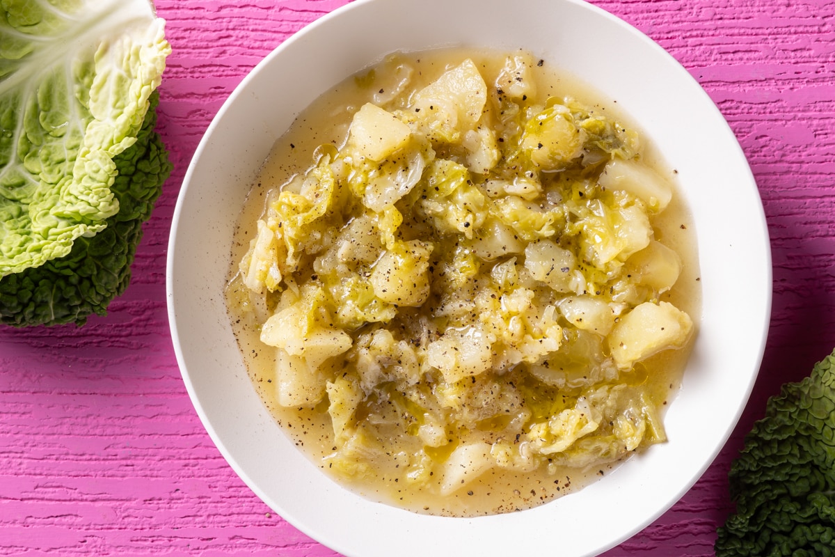 Zuppa di verza e patate ricetta