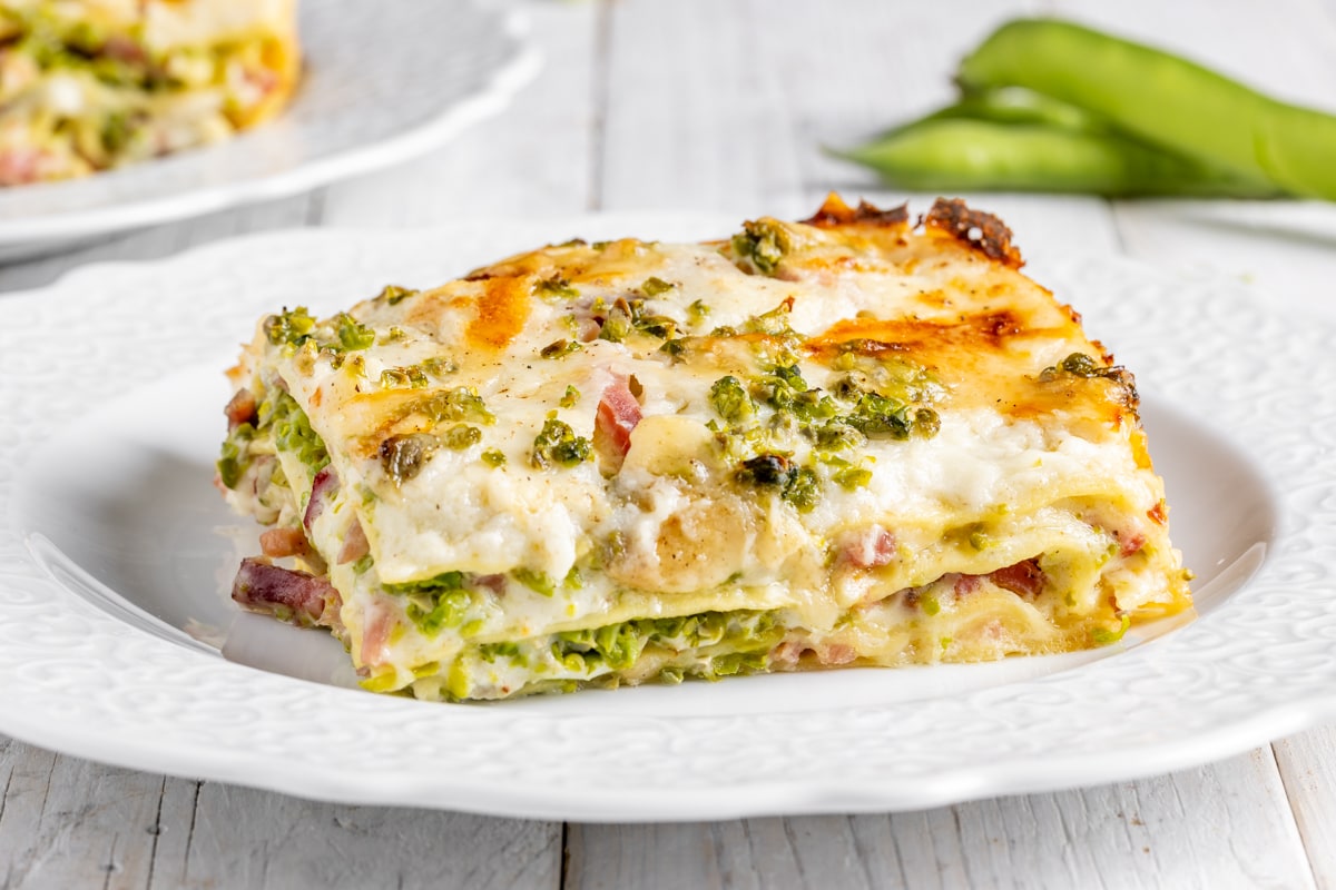 Lasagne con fave e speck ricetta