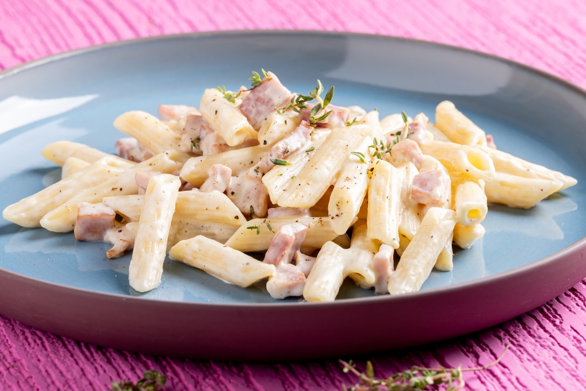 Pasta con Philadelphia e prosciutto ricetta